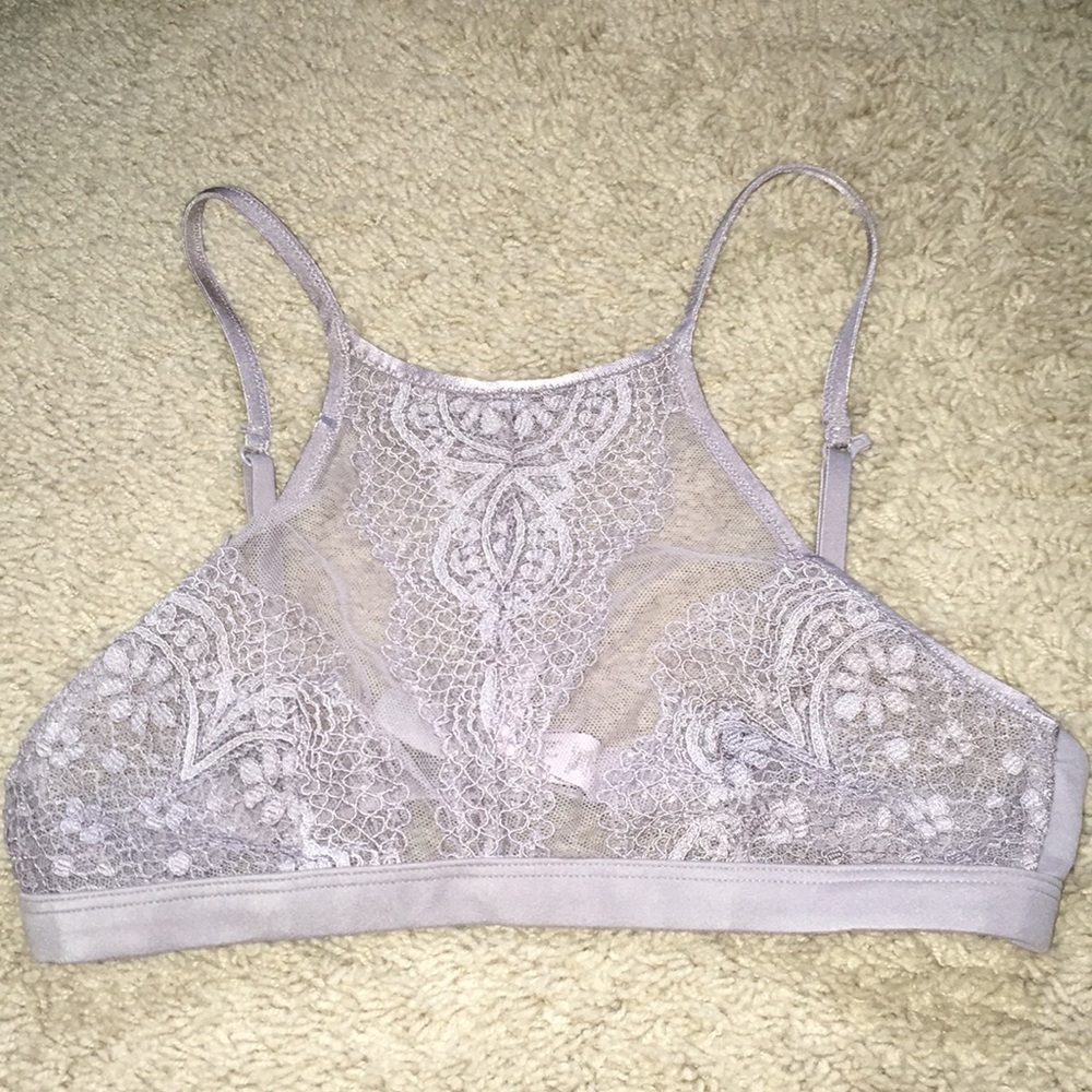Victoria Secret - Picture 2 of 3